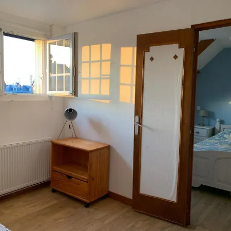 Holiday home Agreable Maison De Ville, Pres Jardin Des Plantes Le Petit-Quevilly